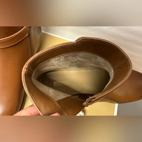 NIB MICHAEL Michael Kors Finley Luggage Flat Bootie Ankle Boots 8.5 - Picture 11 of 14